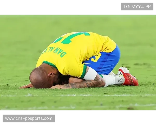 巴西足球名将阿尔维斯退役仪式,众星录制祝福视频 巴西足球名将阿尔维斯退役仪式,众星录制祝福视频